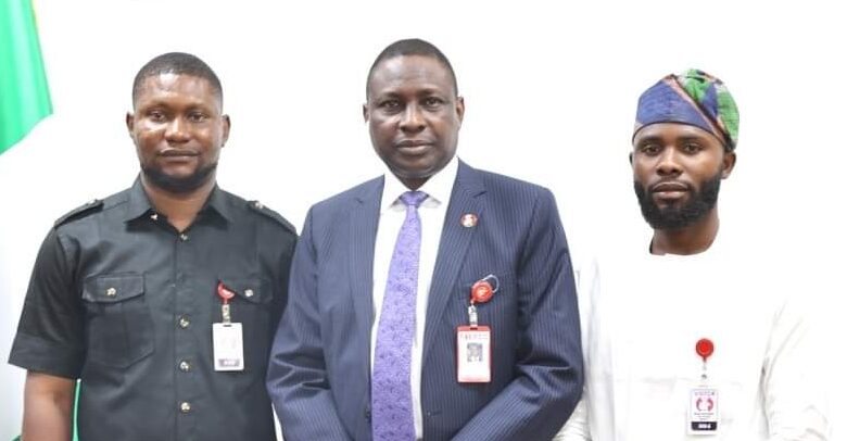 Ola Olukoyede with NAUS Offucers