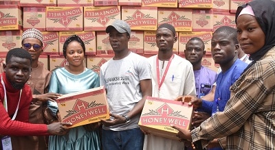 Commendation as Gov. AbdulRazaq distributes 50,000-carton palliatives to students 1 Student palliatives