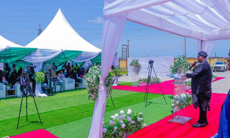 PHOTO NEWS: Power Minister inaugurates Siemens mobile substations in Lagos, Kebbi 15 8