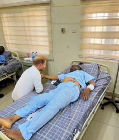 PHOTO NEWS: Prince Harry visits wounded soldiers in Kaduna military hospital 5 GNRmW7 WMAAzaPp 247x300 1
