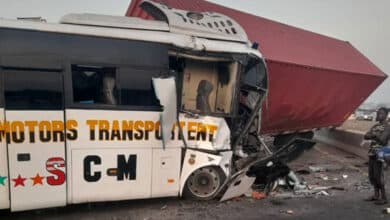 BREAKING: 3 Injured as truck, luxury bus collide on Lagos- Ibadan Expressway 7 Kara1