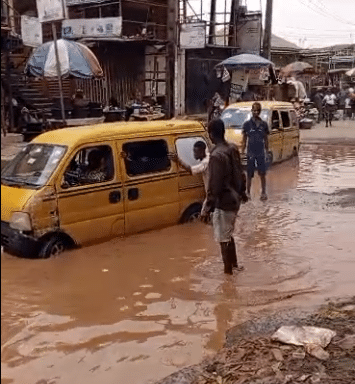 VIDEOS: Flood takes over Sango-Ota roads 1 Screenshot 18