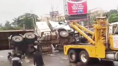 LAGOS: Driver injured as loaded-gas-tanker overturns at Anthony Oke 5 Gas Truck Lagos