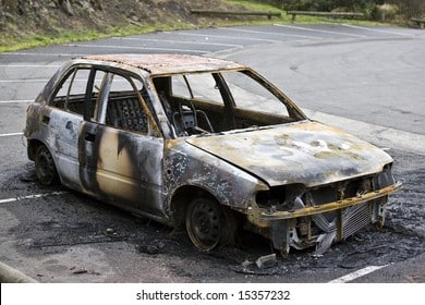 burnt out car dumped by 260nw 15357232