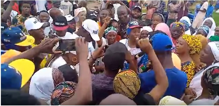 VIDEO: Wild jubilation as APC clears Kwara LG poll 1 Picture