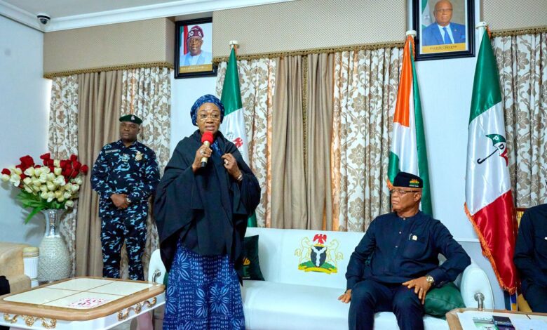 First Lady Oluremi Tinubu pays condolence visit to Governor Eno 5 WhatsApp Image 2024 10 04 at 8.52.00 PM 2