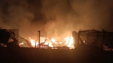 Fire razes six shops, properties worth millions of naira in Ogbomoso 12 Fire razes Abuja Estate market