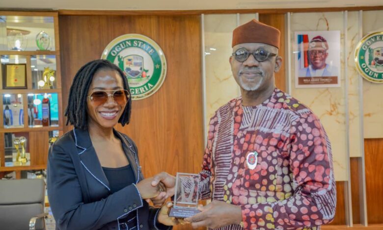 Gov Abiodun christens Asa 'Omobowale' as artiste visits home state 1 IMG 20241218 WA0283