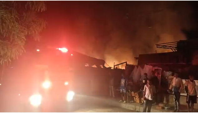 PHOTO NEWS: Fire Razes Trademore Estate market in Abuja 9 fire2