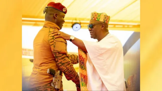 Gun-wearing leader sparks concern at Ghana inauguration 1 d4f3cc80 ce8e 11ef 94cb 5f844ceb9e30.jpg