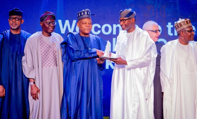 Sanwo-Olu presents approval certificate for FirstBank’s 43-storey headquarters in Lagos 1 IMG 20250305 WA0018