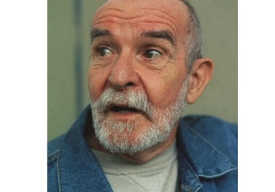 'Sizwe Banzi Is Dead' - No, I mean, Athol Fugard. So long! By Omoniyi Ibietan 1