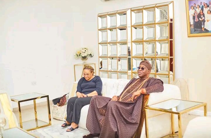 Oba Ghandi pays condolence visit to Florence Ajimobi over daughter's demise 3 IMG 20250405 WA0002