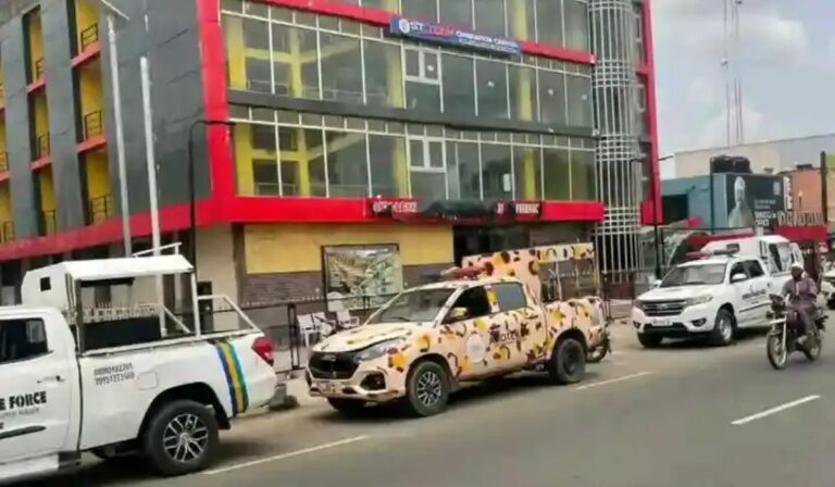 Security operatives take over CBEX office in Ibadan after attack 1 IMG 20250415 WA0031 1