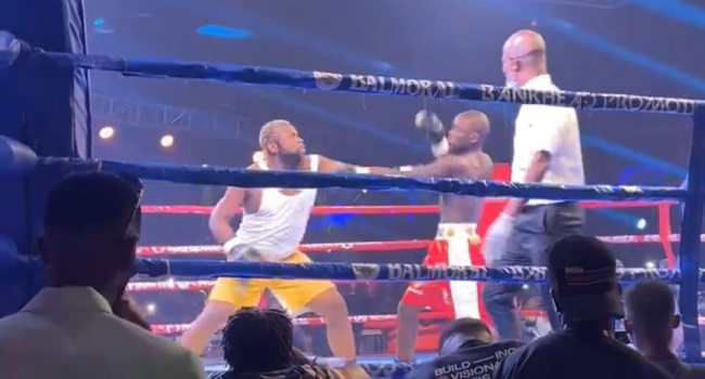 Zazoo crooner, Portable defeats Speed Darlington in celebrity fight 1 Portable and Speed Darlington slugging it out on Saturday in a celebrity fight