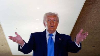 Trump says he will call Putin on Monday to discuss stopping Ukraine 'bloodbath' 8 2505