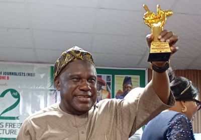 Senator Fatai Buhari warns of AI threat to journalism 1