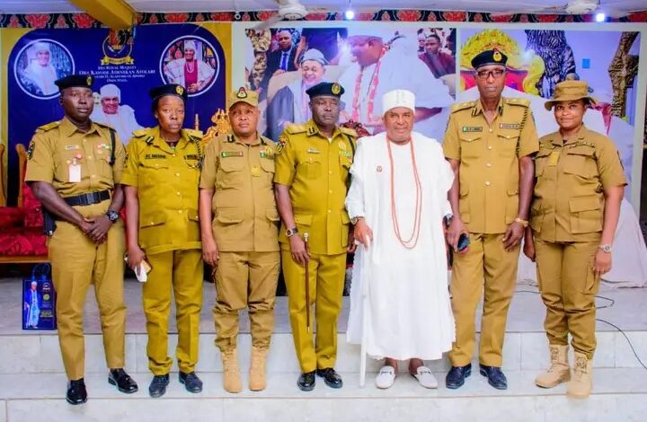 PHOTO NEWS: NDLEA Osun Commander visits Alapomu of Apomu on advocacy mission 5 img 4 1747889191109