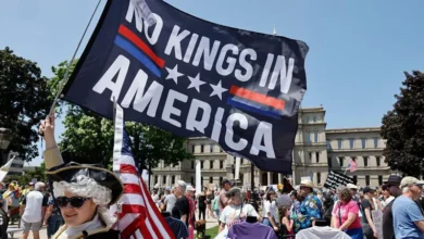 Mass protests against Trump across US as president holds huge military parade 10 04ddd4e0 4955 11f0 8d35 db6aa603eef9.jpg