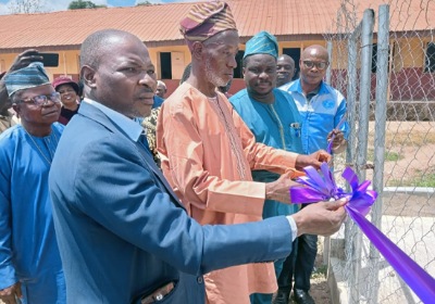 Oyo Govt, UNICEF commission solar-powered boreholes, toilets in three LGAs 3