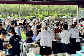 Why China’s high-end hotels are setting up food stalls outside their doors 1 47cda8a7a58b99b0047c92195db091ce85332f5480f6bec062f00100c222477b
