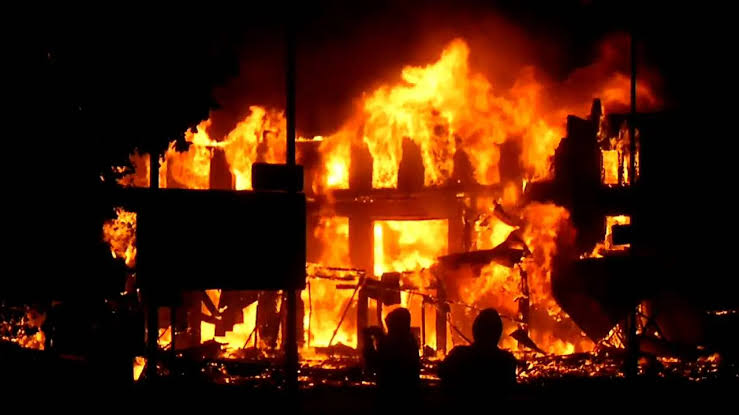 No casualties as fire destroys building, shop in Oyo community 1 IMG 20250822 WA0010