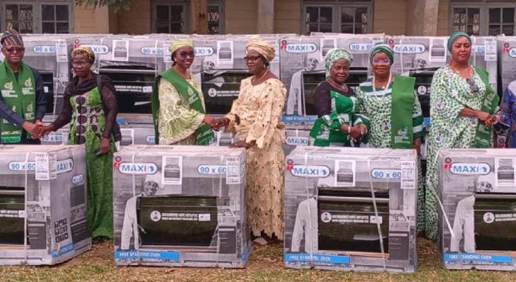 Oluremi Tinubu’s Renewed Hope Initiative empowers 500 women in Oyo 1 IMG 20250825 WA0065
