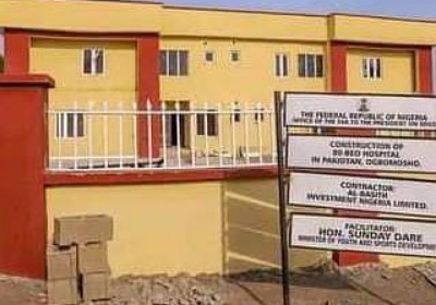 Vandals loot 80-bed specialist hospital in Ogbomoso 1