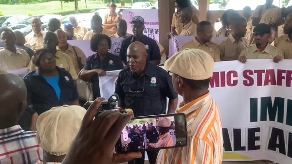 FG, ASUU in last-minute talks to prevent nationwide university strike 1 UNIBEN