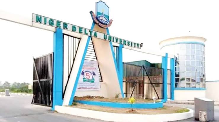 Tension as lecturer, student clash inside varsity lecture hall in Bayelsa 3 images 104
