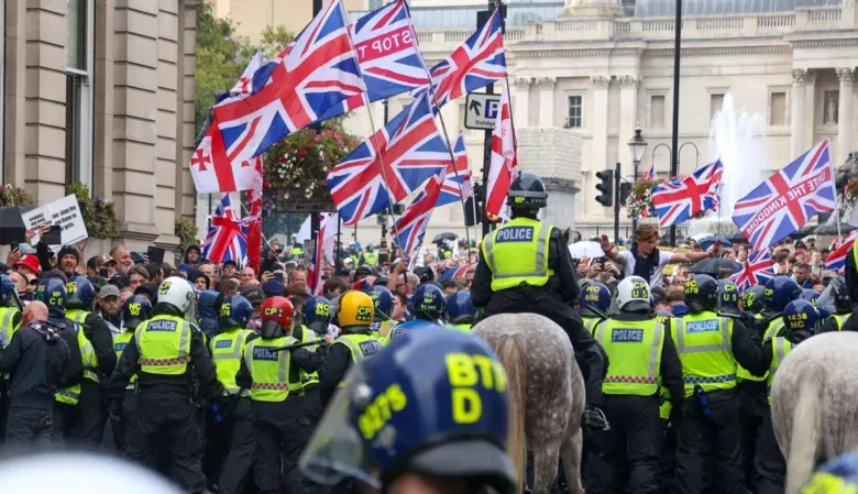 We will never surrender our flag, Sir Keir Starmer says 1 3253b770 916f 11f0 885f 8be4d96b71f7.jpg