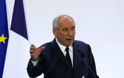 French government collapses after PM Bayrou ousted in confidence vote 1