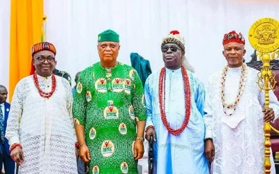 Eno inaugurates chairman of Akwa Ibom Traditional Rulers’ Council, pledges improved welfare 1