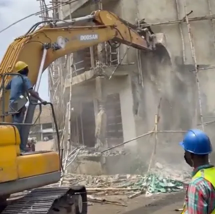 LASG begins demolition of illegal buildings at Trade Fair complex 1 demo
