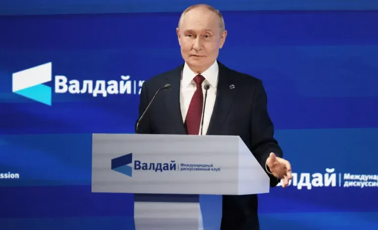 2025 10 02T165250Z 1123534904 RC2S3HAUIXRN RTRMADP 3 RUSSIA PUTIN 1759428960