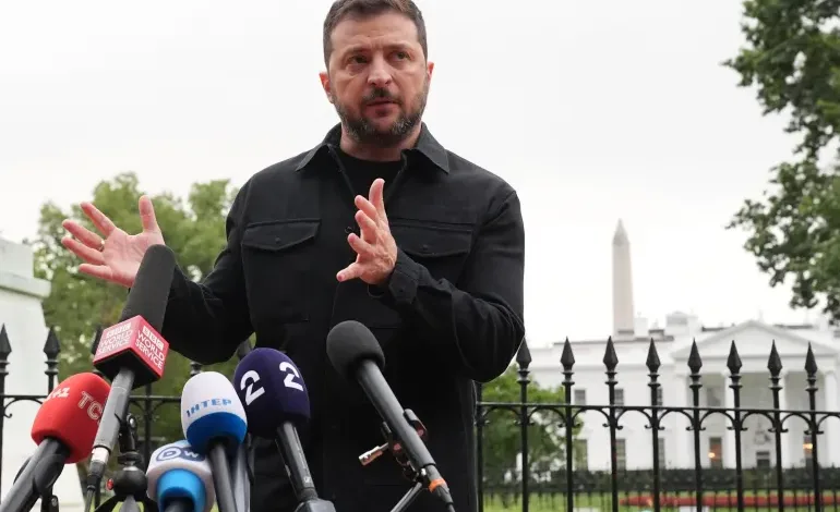 Ukraine’s Zelenskyy says Western parts found in Russian drones, missiles 1 AP25230840736843 1755573081