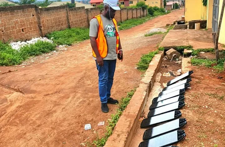 Adediji Construction boss begins installation of solar streetlights in Offa 3 IMG 20251018 WA0002 1