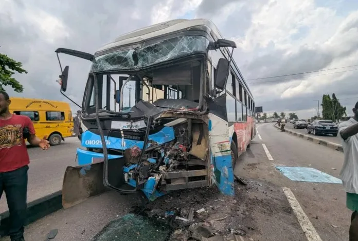 Several injured as two BRT buses collide on Lagos-Abeokuta expressway 3 brt