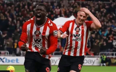 Late goal earns Sunderland draw against Arsenal 1