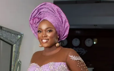Socialite marks 45th birthday by supporting needy in Ilorin 3
