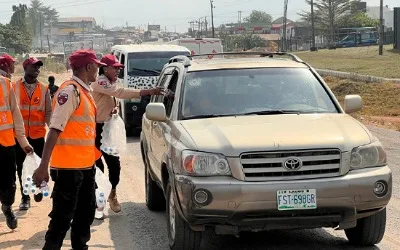 FRSC Owo Unit supports motorists with free water during yuletide 1