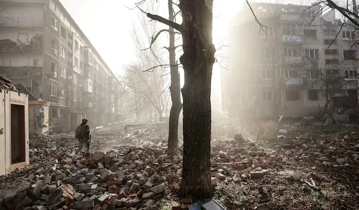 US envoy says Ukraine peace deal is close but Moscow says it wants radical changes 1 Screenshot 20251208 074006