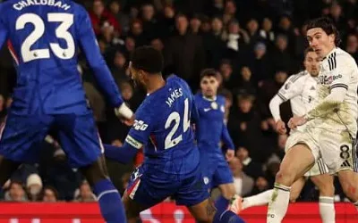 New Chelsea manager Rosenior watches as Blues lose to Fulham 1