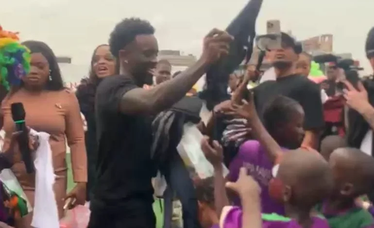 YouTuber Kai Cenat connects with beneficiaries of Makoko school project 1 IMG 20260205 WA0000 770x560 1