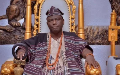 Alaafin congratulates Oba Adekanmbi for emerging new Oniko of Ikolaje 1