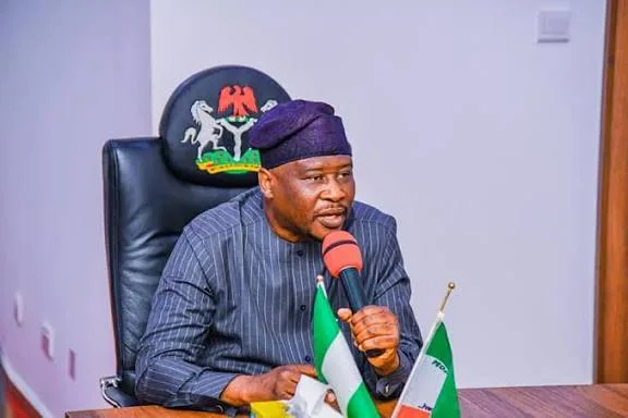 JUST IN: Fintiri dumps PDP, joins APC 3 IMG 9177