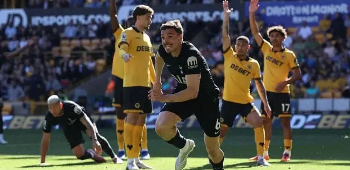 Late heroics keep Tottenham alive in relegation fight 1 IMG 20260425 WA03912