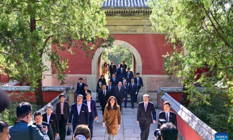KMT leader Cheng Li-wun pays tribute to Sun Yat-sen at cenotaph in Beijing 1 IMG 1599