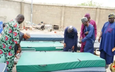 Alaafin donates medical equipment to Oyo muslim community 1