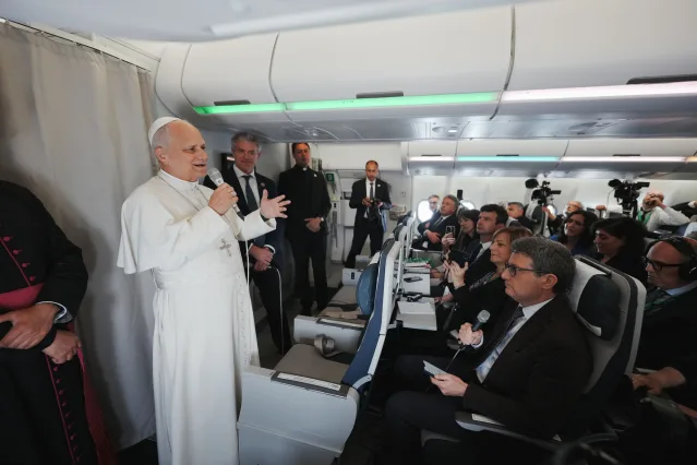 Pope Leo condemns Iran’s killing of protesters but says he cannot support war 1 ap26113638277445a